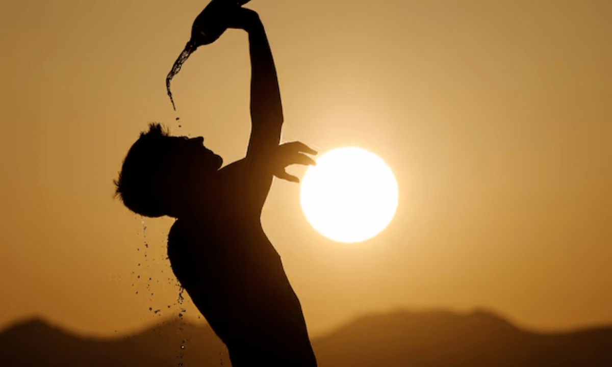 Scorching Heatwave Sweeps Across Pakistan, Meteorological Department Warns of Further Intensification