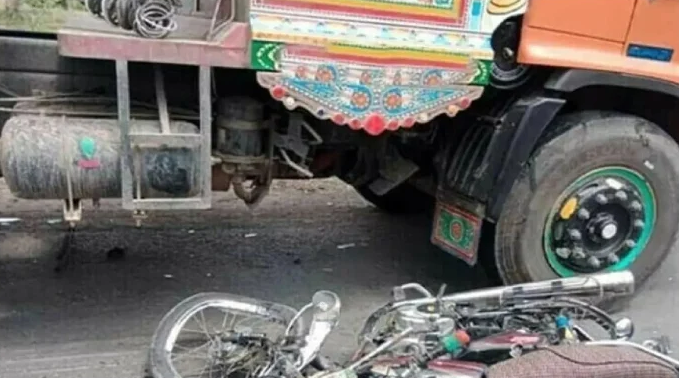 Karachi Tragedy: Two Friends Killed as Water Tanker Hits Motorcycle, Driver Arrested