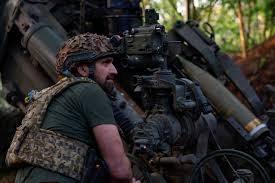 Ukrainian Commanders Urgently Await U.S. Ammunition as Russian Forces Press Forward