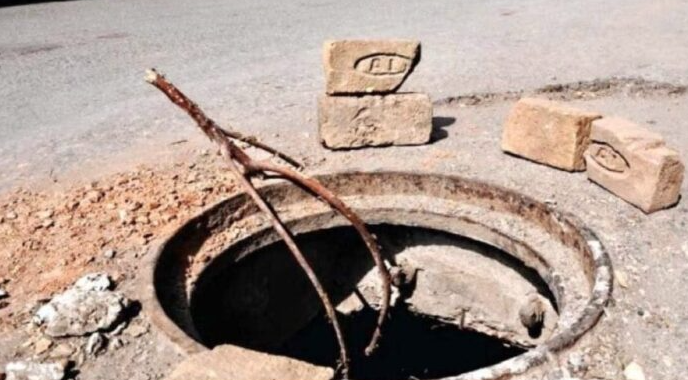 Tragedy Strikes Karachi Again as Another Child Dies After Falling into Open Manhole