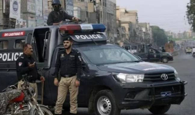  Six Injured in Clashes Between Builders Mafia and
