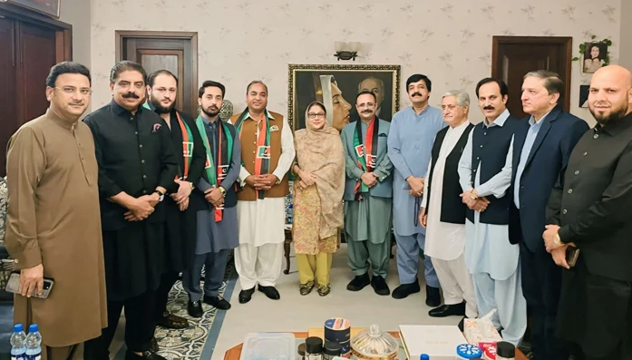 Former AJK PM Sardar Tanveer Ilyas Joins PPP, Hails Party’s Commitment to Kashmir Cause