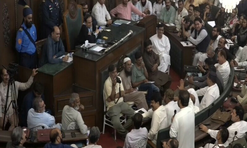Opposition Protests, Slogans Disrupt Karachi Budge